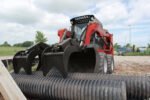 Mini Chargeuse Manitou 1650 R | 29 Heures d’Utilisation | Accessoires Inclus SKU : PE202563240 – Image 9