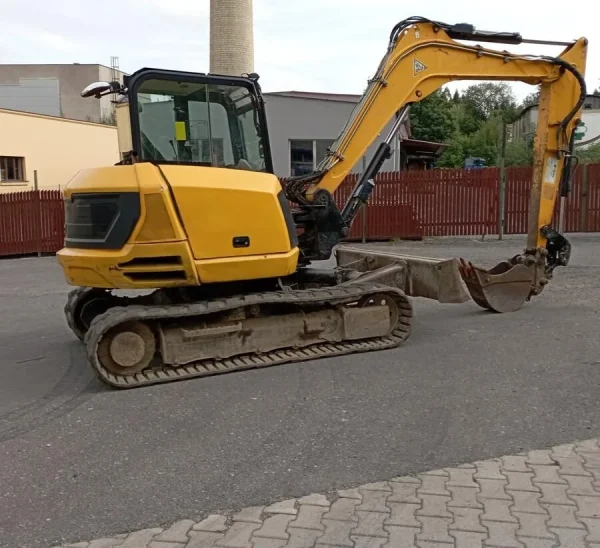 W4-4-600x548 Jcb 86c-1 + 3 godets – mini pelle 8,5t – Image 1
