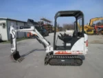 BOBCAT 320 + 3 GODETS – Mini Pelle 1.5T – Image 3