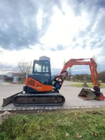 Hitachi zx50 + 3 godets – mini pelle 4.5t – Image 5