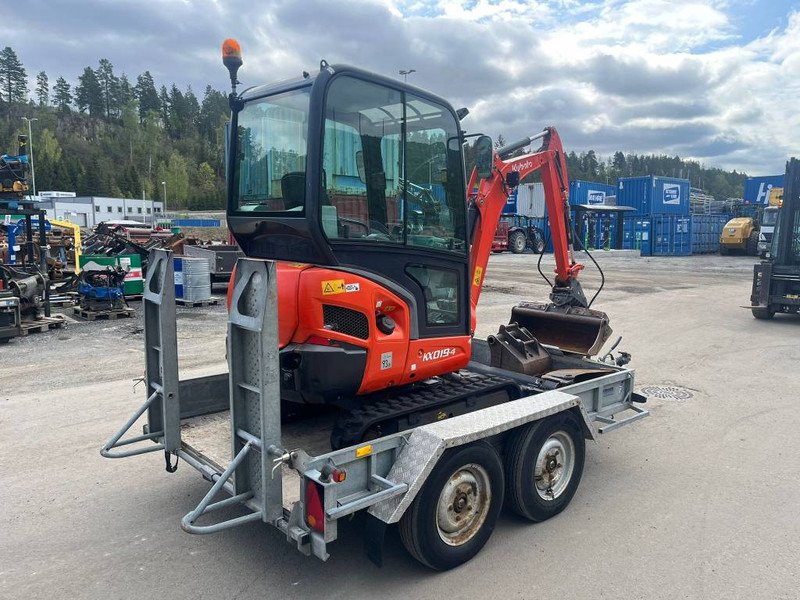 b4-10 (1) Kubota kx 030-4 + 3 godets – mini pelle 2,865t – Image 1