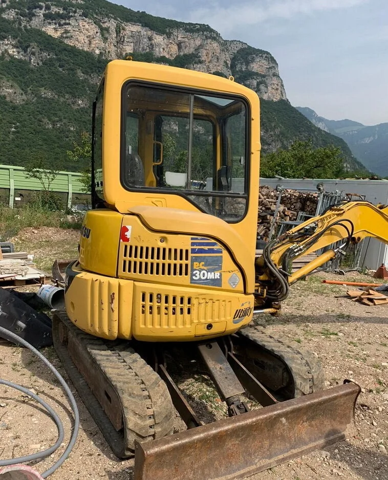 k1-2-4 Komatsu pc30mr + 3 godets – mini pelle 3,4t – Image 1