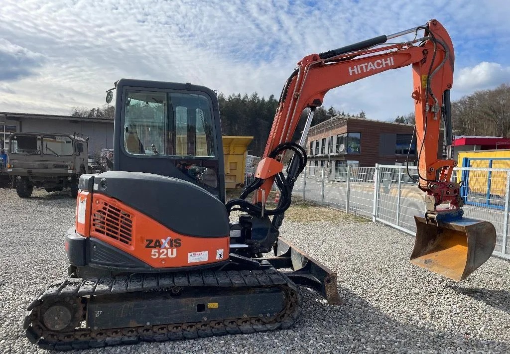 l10-1-1 Hitachi zx 52 u-3 + 3 godets – mini pelle 5,4t – Image 1
