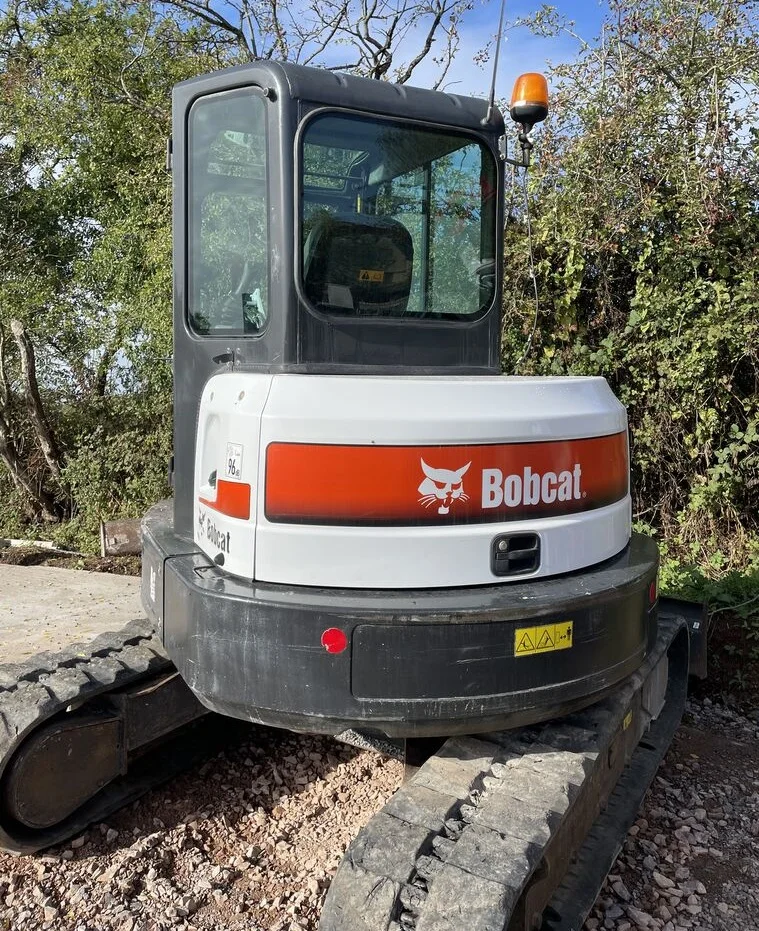 t5-1-4 Bobcat e50 + 3 godets – mini pelle 4,9t – Image 1